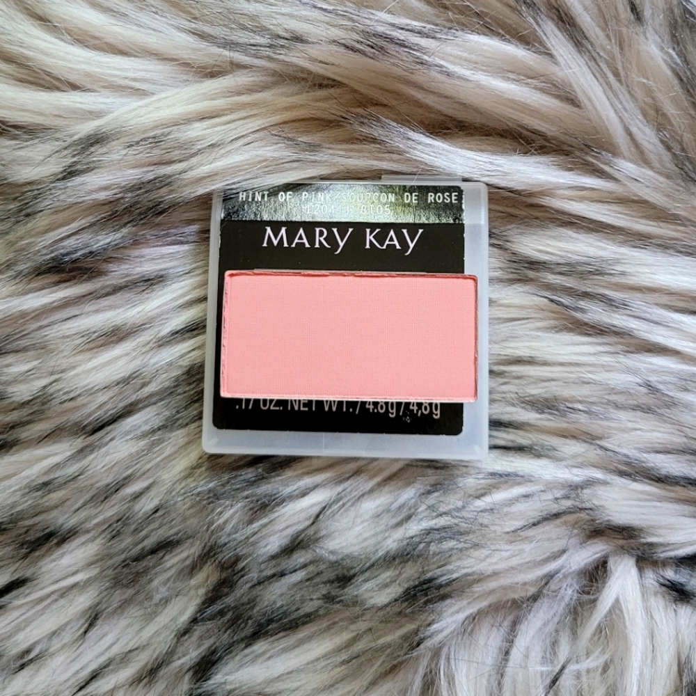 Hint pink